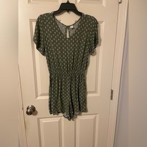 Old Navy green romper with pockets size Small